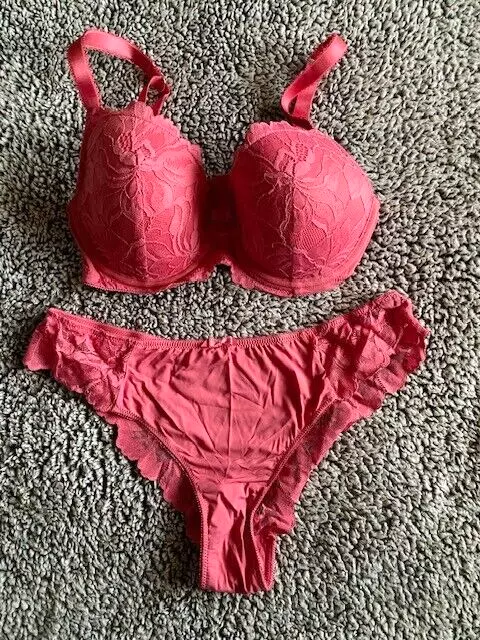 https://www.picclickimg.com/ZYwAAOSw3tVlrNuS/Pretty-Pink-Bra-Pants-Lingerie-Set-from.webp