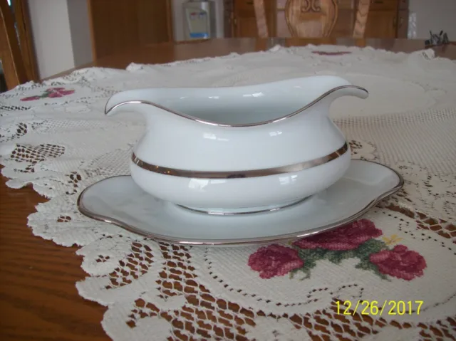 Eschenbach Bavaria Germany Baronet Porcelain China Diana Gravy Boat Underplate