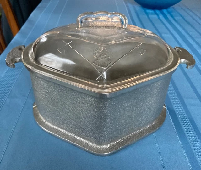 VINTAGE GUARDIAN SERVICE Cookware with glass lid, triangle shaped 13.
