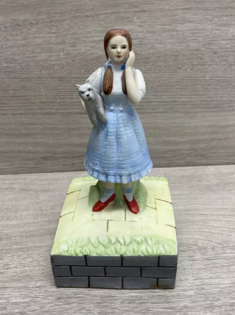 Seymour MANN Wizard of Oz DOROTHY & TOTO Musical Music Box 1981 Figurine 8" Read