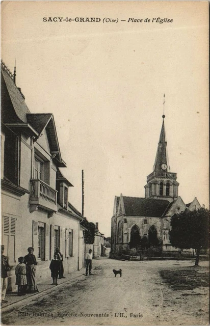 CPA SACY-le-GRAND Place de l'Eglise (1207373)