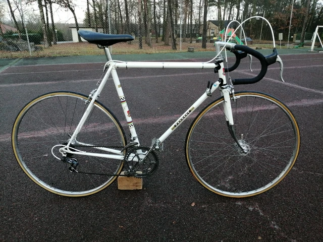 VÉLO ROUTE VINTAGE Peugeot course 700 Size 52 EUR 220,00 - FR