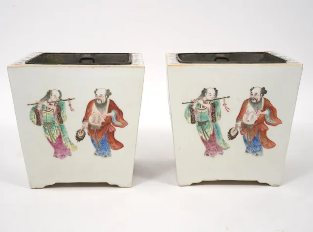 A pair of Chinese famille rose cachepots, Daoguang period, late 18th century