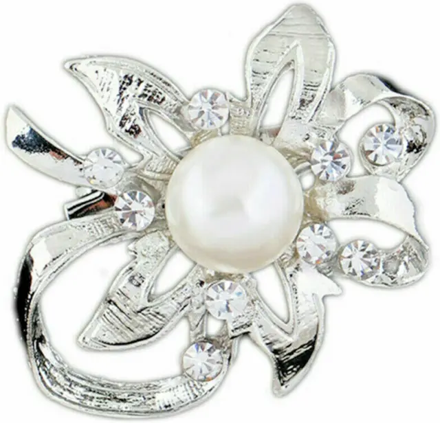 New  = Diamante - "Pearl And Crystal" -  Fashion Brooch  -  (12 Month Guarantee)