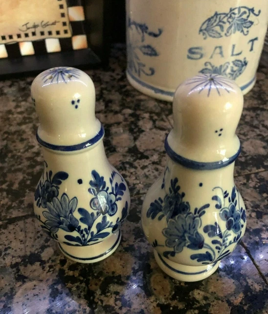 VINTAGE 50'S Salt & Pepper Shakers Holland Floral Dearborn Mi