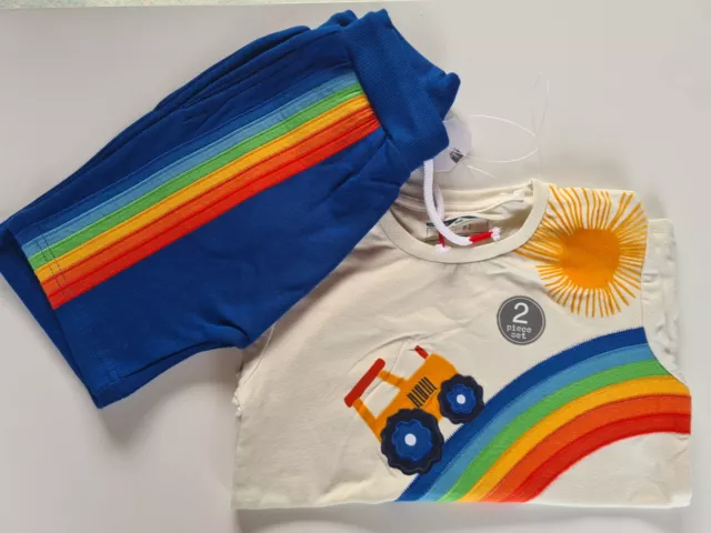 Next - NEW - Boys Tshirt And Shorts Set - Age 6-7 - Applique Tractor & Rainbow