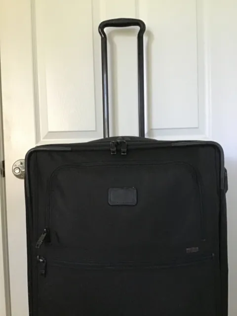 Tumi Alpha 2 Black 2 Wheel 26 Inch Expandable Rolling Suitcase Luggage See Pics 2