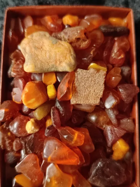 Lovely Antique Baltic Genuine Amber Raw Stones  琥珀色 Natur Bernstein 40 gramms