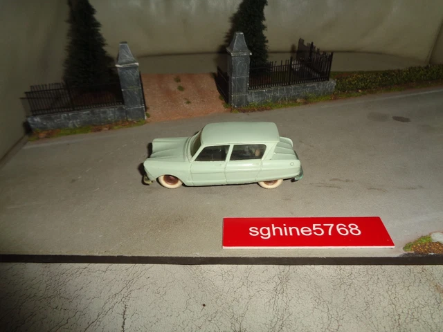 Citroën Ami 6 Rouge Toit Blanc - Miniature 1/43 - Sans Boîte - Occasion