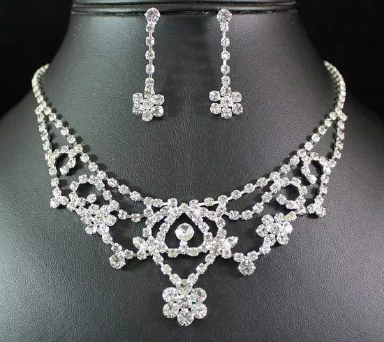 Charming Clear Austrian Rhinestone Crystal Necklace Earrings Set Bridal N1433