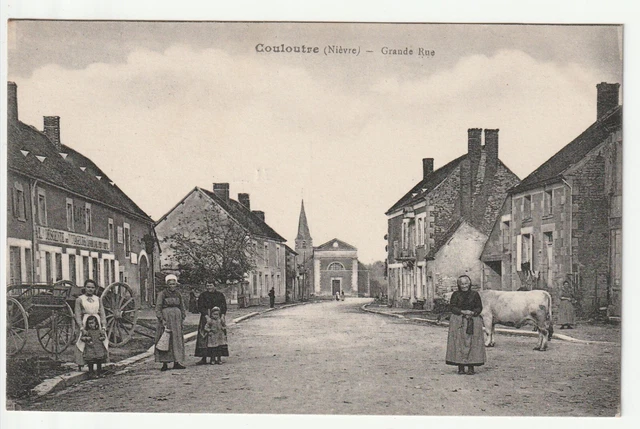 COULOUTRE - Nievre - CPA 58 - Grande Rue - belle animation - vache café