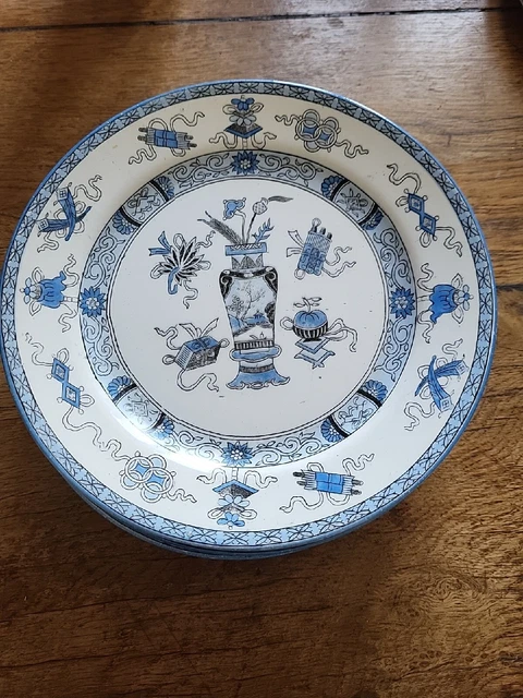 9 Petites Assiettes Décor Potiche Faience De Maestricht Anciennes
