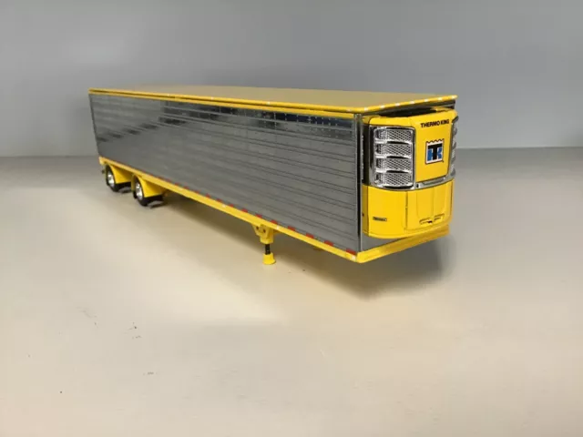 Chrome & Yellow Spread Axle Dcp 1/64 53' Utility Trailer W/ Thermoking Reefer