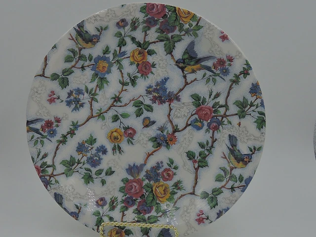 Vintage Broadhurst Bros. Burslem Chintz Lorna Doone 9" Dinner Plate/Deep Dish