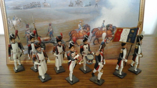 9 petits soldats cbg Mignot. Grenadiers de la garde à pied