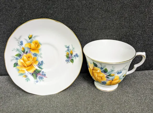 QUEEN ANNE Bone China Teacup & Saucer: #8518, Yellow Cabbage Roses, 5oz, England