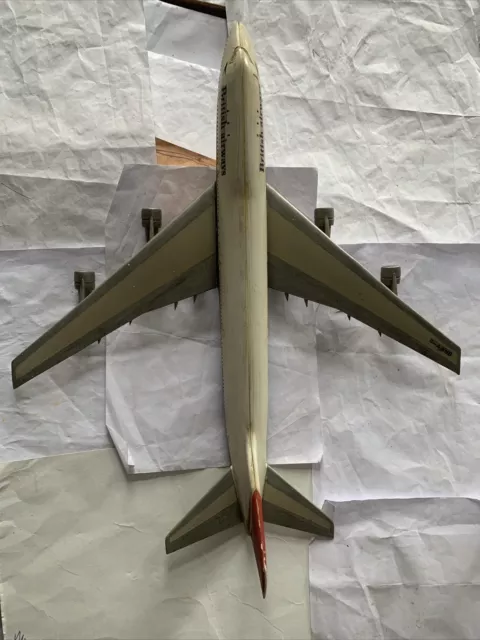 Collectible Vintage Large British Airways Airplane Plastic Model Boeing 747 .