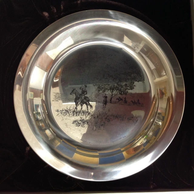Targa 1974 Ltd Ed argento massiccio ""Riding To The Hunt"" di James Wyeth. 182g