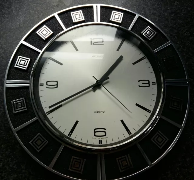 Metamec 80s Plastic Surround Wall Clock (Fully Functional)