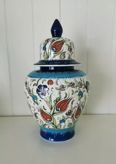 Vase mit Deckel / Urne ca. 30cm aus Keramik HANDARBEIT blau/weiß