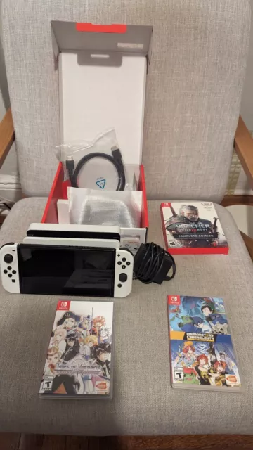 Nintendo Switch OLED Bundle - 64GB - White