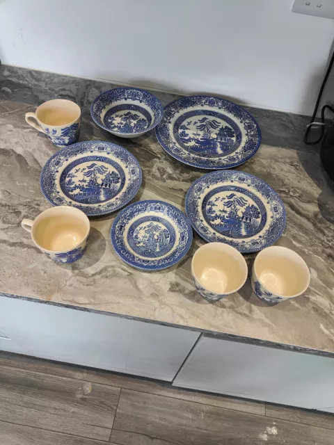 EIT Vintage Ironstone Old Willow Pattern Blue & White Plates, Bowls and Cups