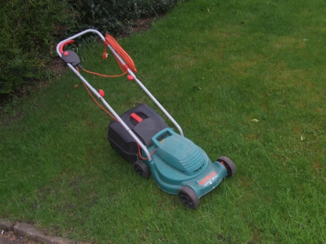 BOSCH ROTAK 320 Grass Box PicClick UK
