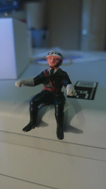 Figurine 1/18 Louis De Funes Gendarme Vroom Peint Pour Norev Minichamps
