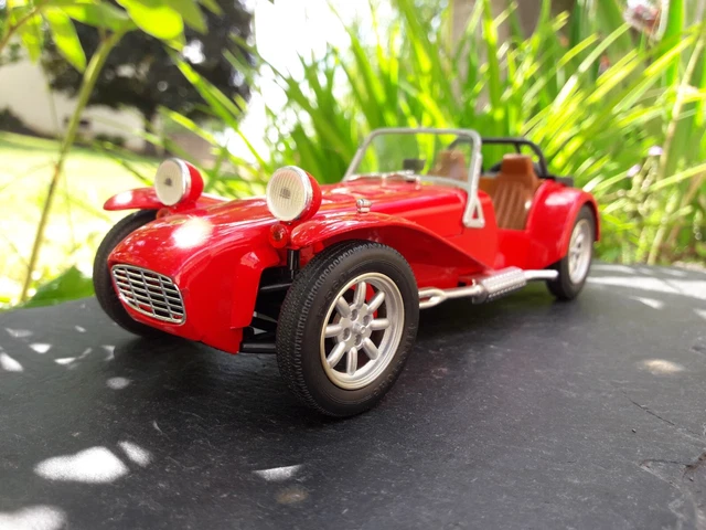 & Lotus Catheram super seven rouge 1/18 Anson