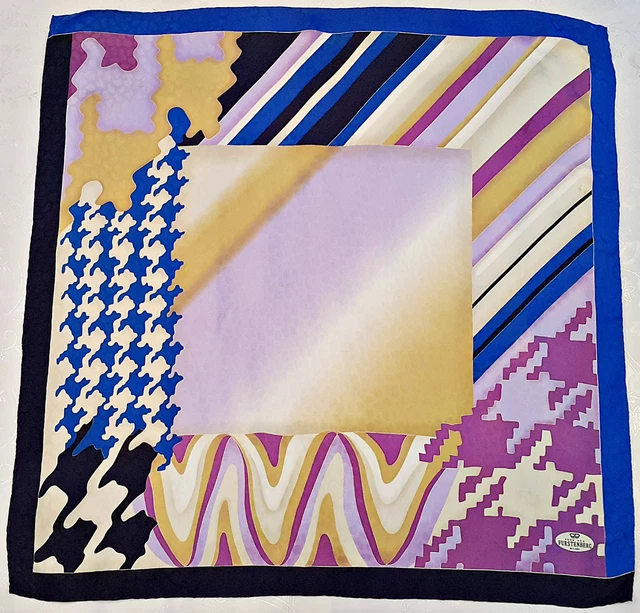 Foulard En Soie Vintage Egon Von Furstenberg - 86x88 Cm, Rouge - Occasion Porté