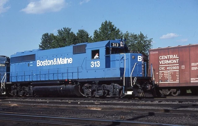 B&M GP40-2 - Number - 313 FRESH w/Another - ORIG - KR - rals538
