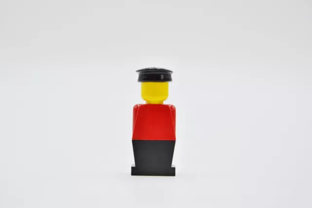 LEGO Figure Minifigure Mini Figurines Legoland Red Torso Black Legs Hat old004 2