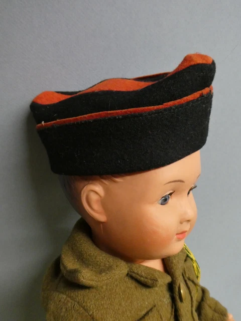 Ancienne Poupée Soldat En Biscuit - Porcelaine - Collection Ref75203