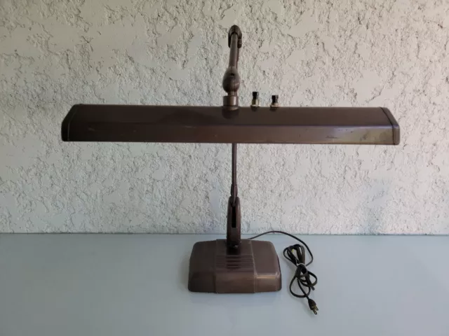 Vintage Dazor 2324 Floating Fixture Millitary Industrial Drafting Desk Lamp