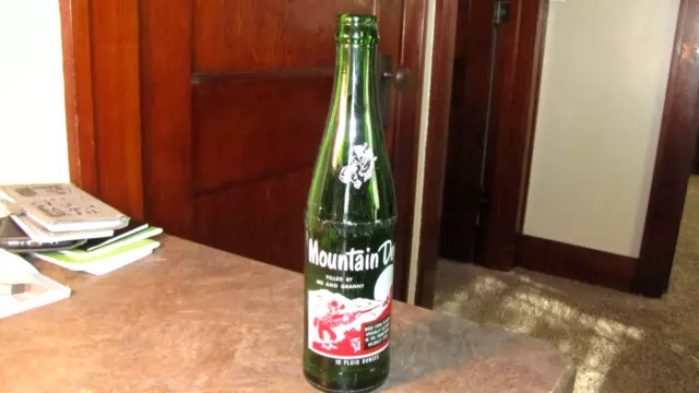 RARE MOUNTAIN DEW Filled by Jed & Granny 10 OZ ACL SODA BOTTLE HILLBILLY & JUG