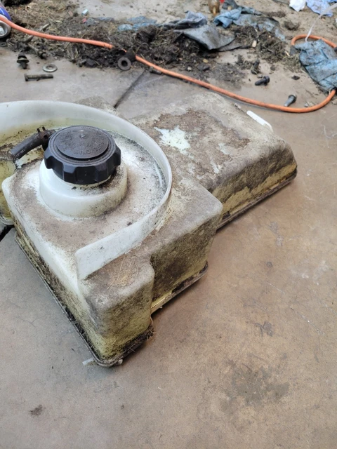 JOHN DEERE GAS Fuel Tank L100 L108 L110 L111 L118 L120 L130 105