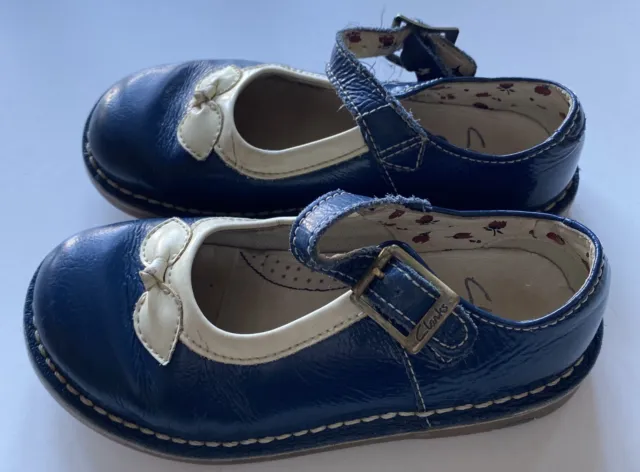 Clarks Girls Leather Shoes Navy Blue Cream Infants Casual Size UK 8 F