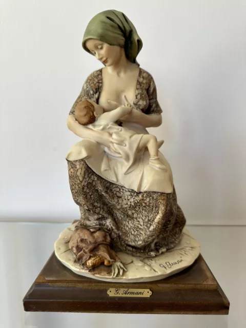 Bellissima mamma con bambino in porcellana CAPODIMONTE - GIUSEPPE ARMANI