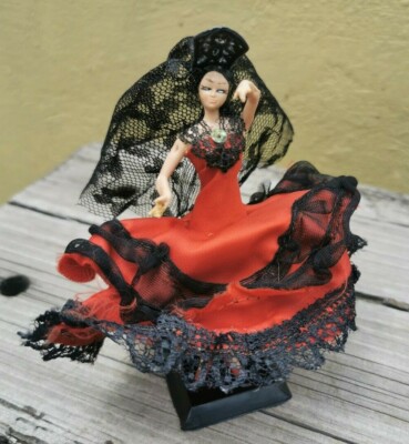 Vtg Souvenir Spanish Flamenco Dancer Doll W/ Black Mantilla Veil & Peineta Comb