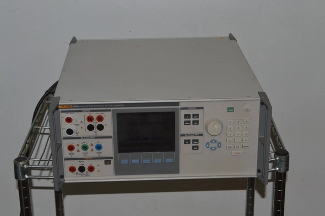 FLUKE 5320A Multifunction Electrical Tester Calibrator (FIY88)