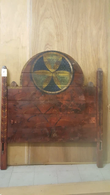 Cama Vasca antigua - madera policromada de época  - Fuenterrabía Guipúzcoa -