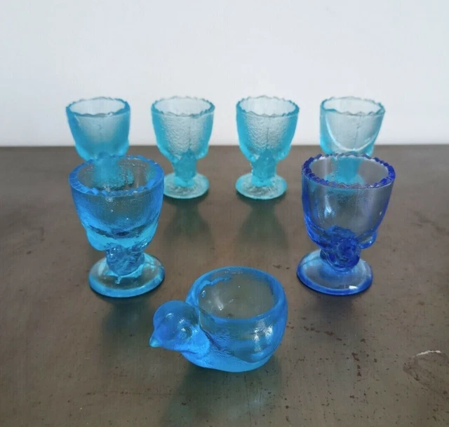 Lot De 7 Coquetiers Poule En Verre Bleu Ancien Verre Presse Moule