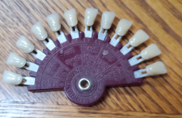 Vintage Trubyte New Hue Vitality Scale Dentsply Shade Guide. Made In Usa