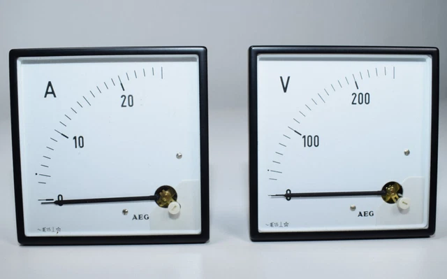 AEG Voltmeter 0-250V und Ampermeter 0-25A (M29ab)