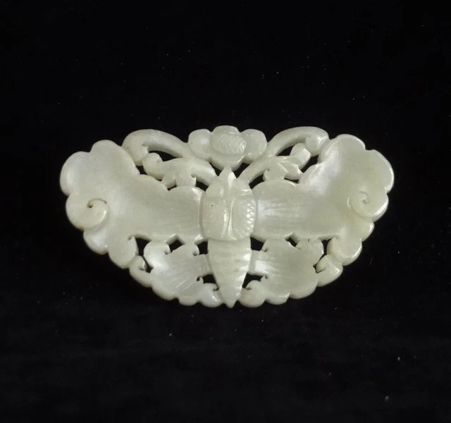Chinese Old Hand Carving Beautiful Butterfly and Flowers Nephrite Jade Pendant