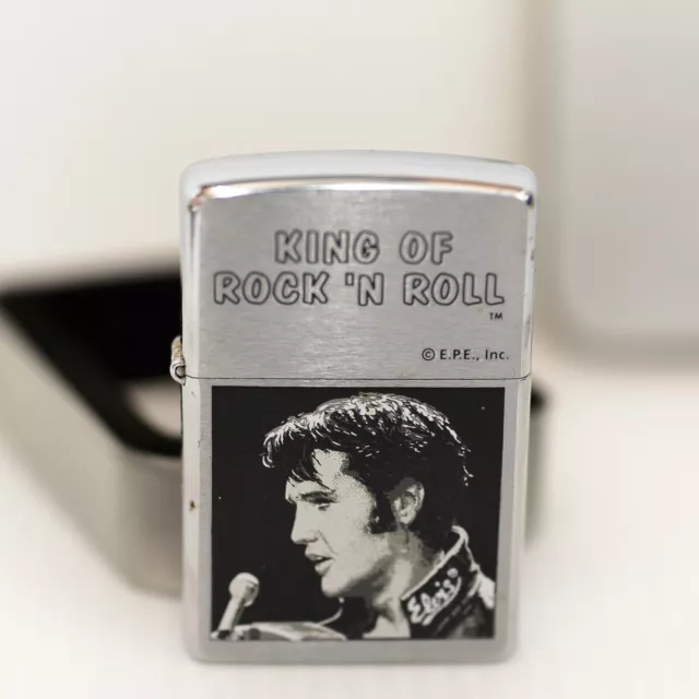 Vintage 2000 Elvis Presley King of Rock 'N Roll Zippo Lighter w/tin