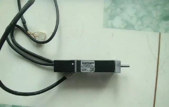 1 pz servomotore Mitsubishi usato HC-BH0236-S11 testato