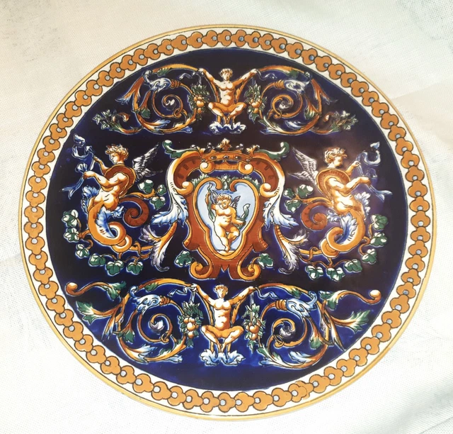 Faience ancienne française : grand plat en faience de Gien décor renaissance