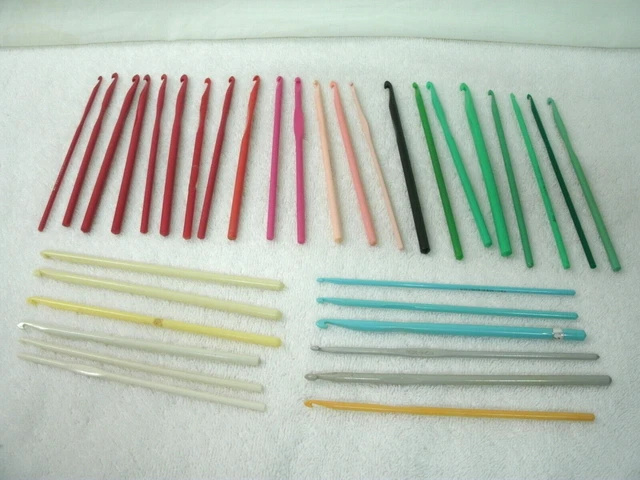 Vtg Crochet Hooks PLASTIC ONLY--Lot 34 /Hero/Boye--Asst Colors & Sizes Vtg Crochet Hooks PLASTIC ONLY--Lot 34 /Hero/Boye--Asst Colors & Sizes