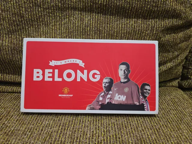 Manchester United Membership Pack 2013/14 Season - Pen Badge Keyring Postcards